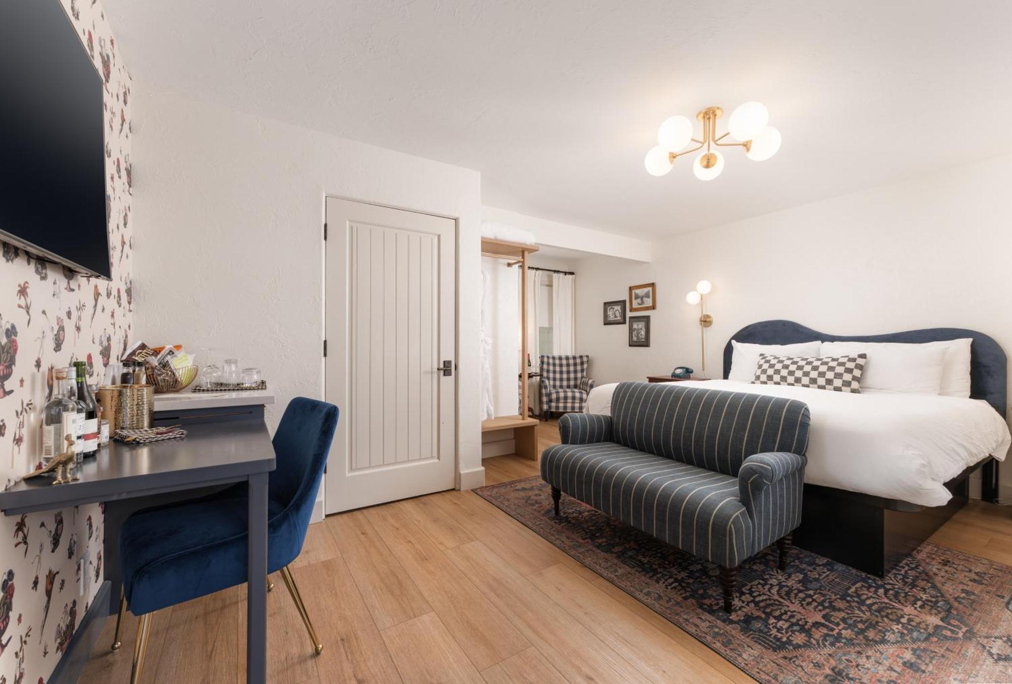 Petit Soleil - Bed, Breakfast And Bar Bed & Breakfast San Luis Obispo Eksteriør bilde