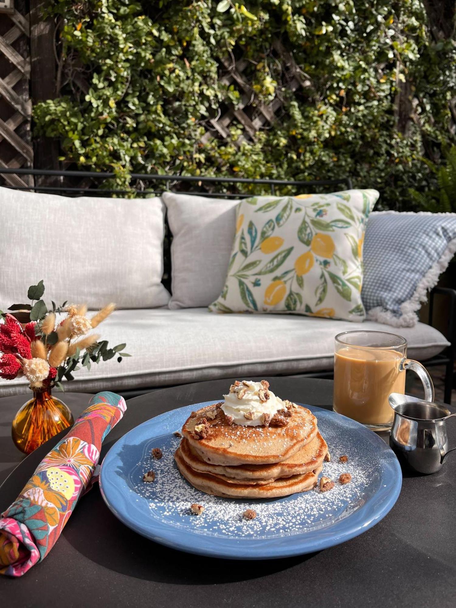 Petit Soleil - Bed, Breakfast And Bar Bed & Breakfast San Luis Obispo Eksteriør bilde