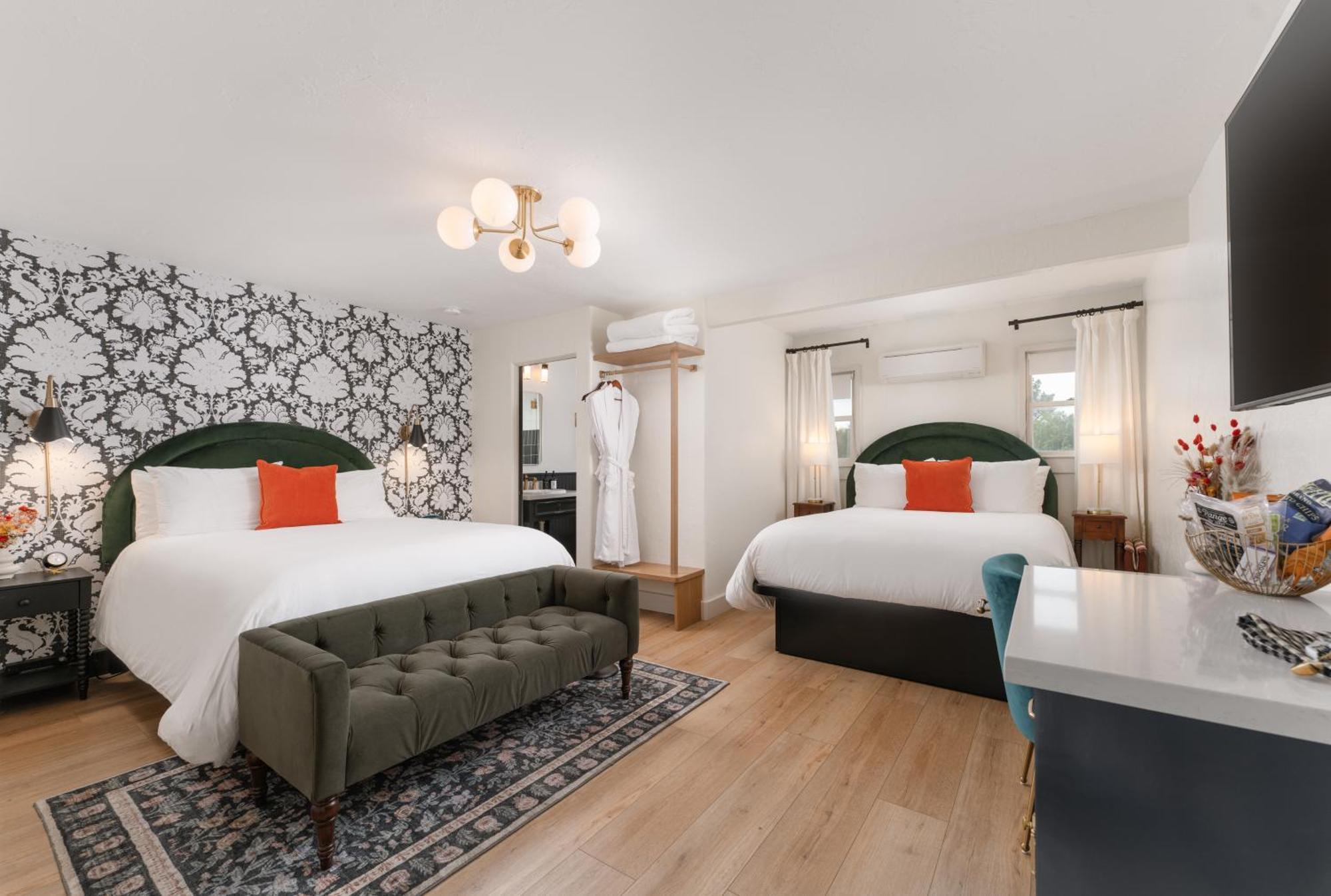 Petit Soleil - Bed, Breakfast And Bar Bed & Breakfast San Luis Obispo Eksteriør bilde