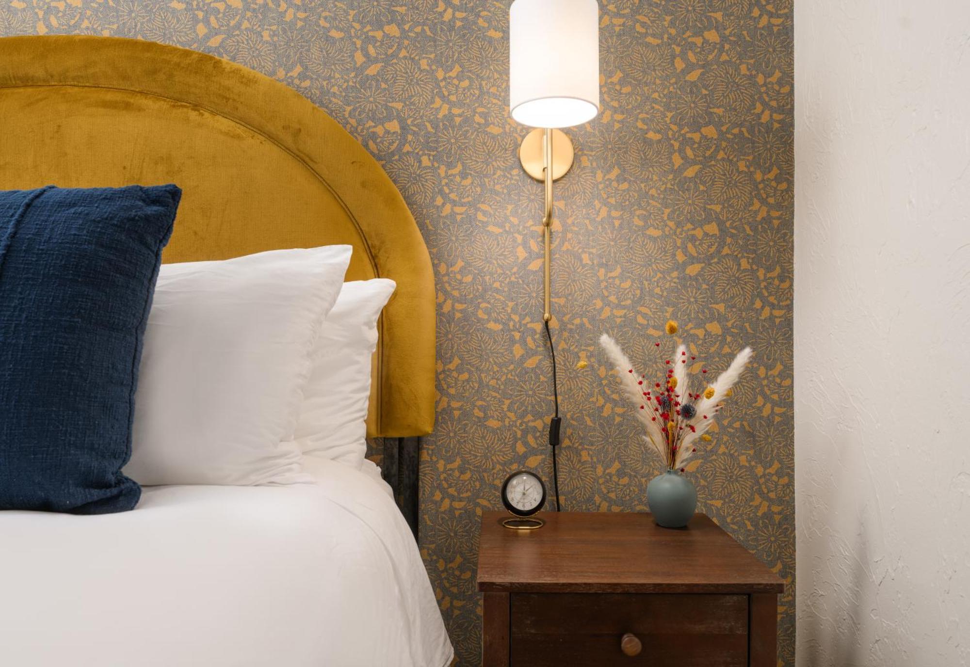 Petit Soleil - Bed, Breakfast And Bar Bed & Breakfast San Luis Obispo Eksteriør bilde