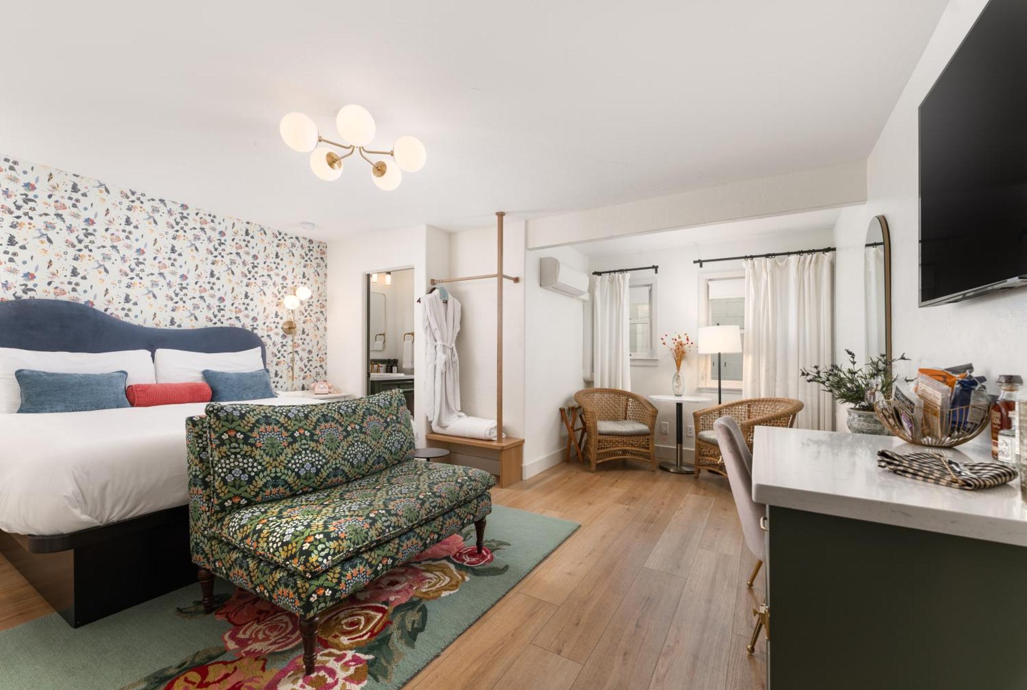 Petit Soleil - Bed, Breakfast And Bar Bed & Breakfast San Luis Obispo Eksteriør bilde