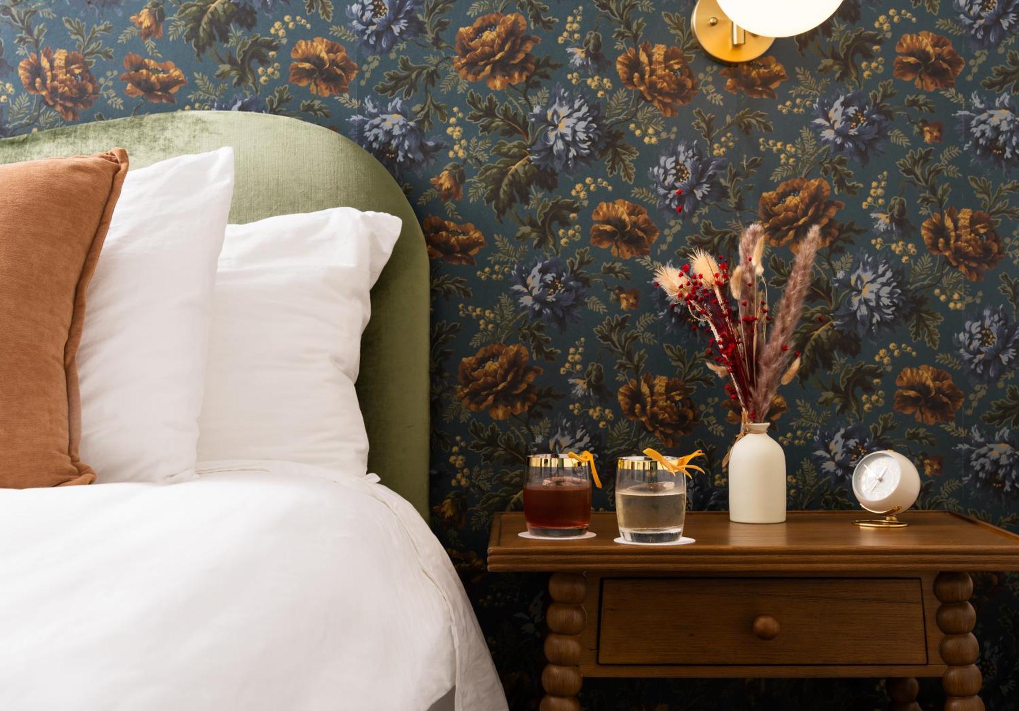 Petit Soleil - Bed, Breakfast And Bar Bed & Breakfast San Luis Obispo Eksteriør bilde